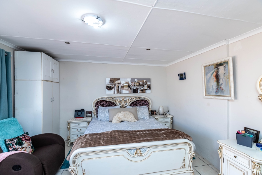 3 Bedroom Property for Sale in Summerpride Eastern Cape
